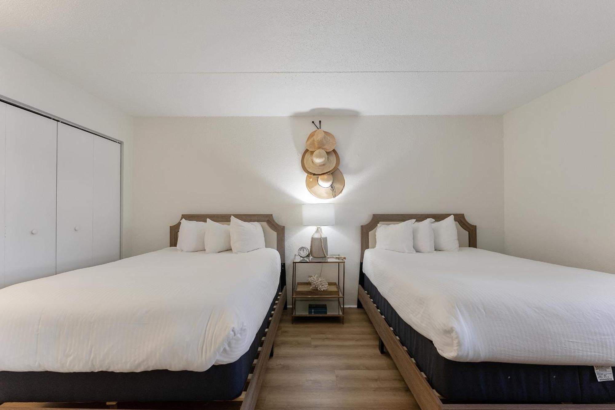 Beachcomber Resort Avalon Kültér fotó