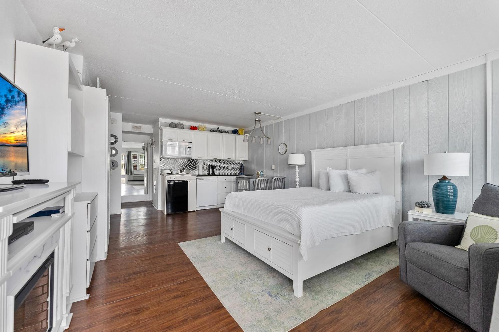 Beachcomber Resort Avalon Kültér fotó