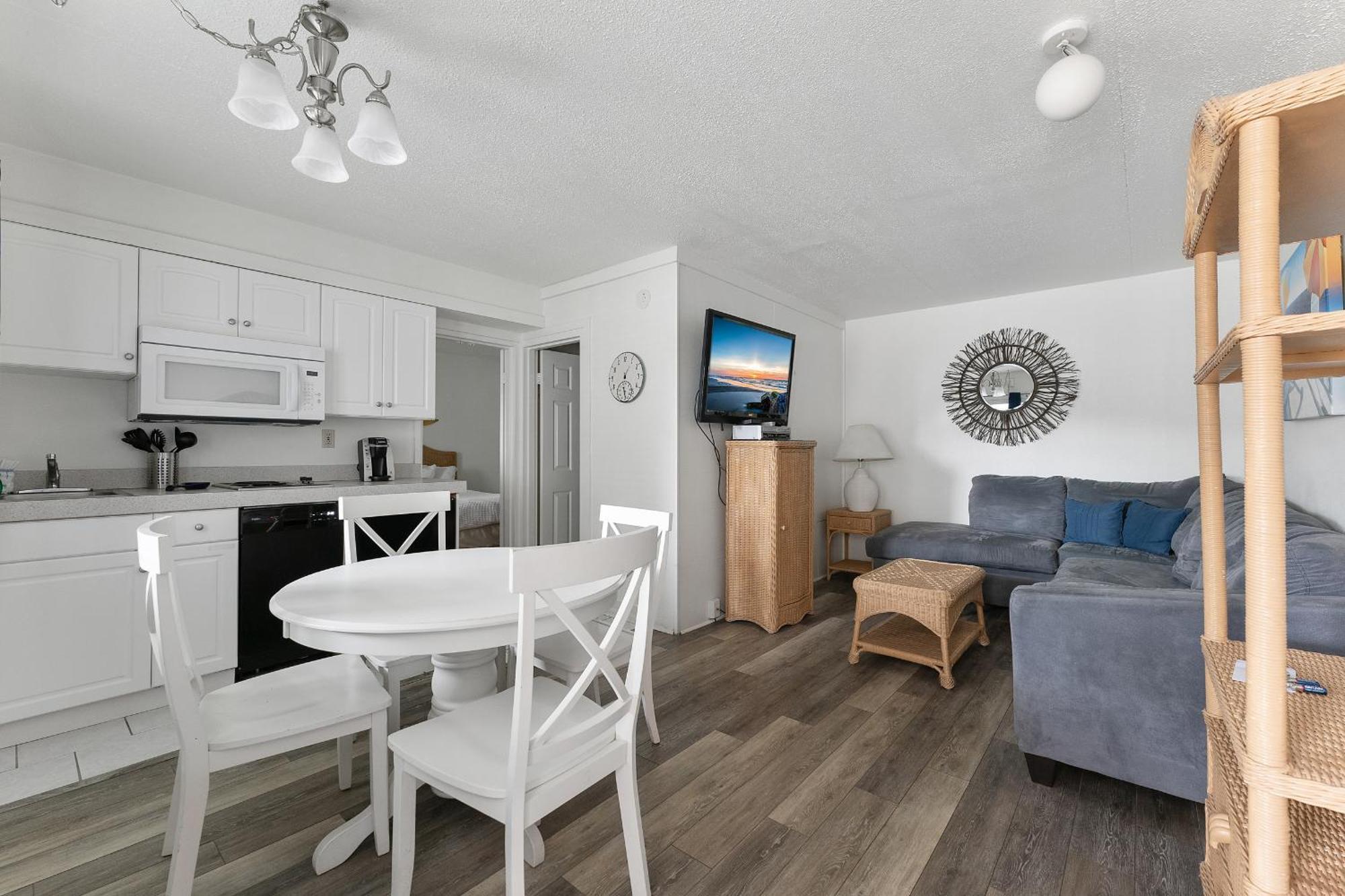 Beachcomber Resort Avalon Kültér fotó
