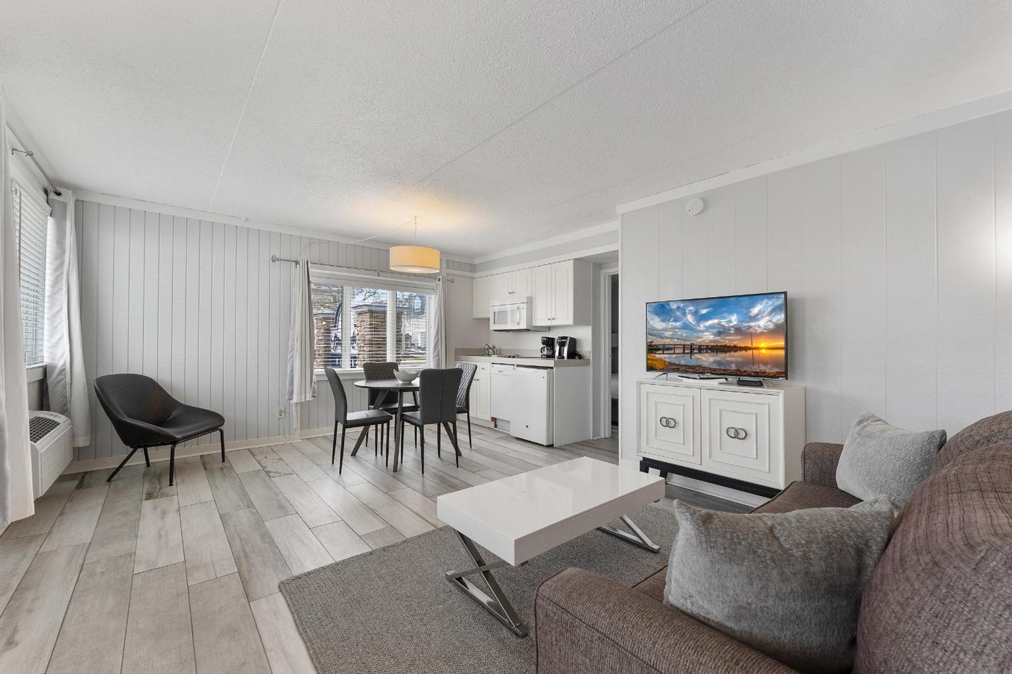 Beachcomber Resort Avalon Kültér fotó
